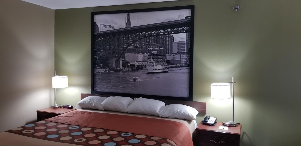 ซูเปอร์ 8 บาย วินด์แฮม เบลล์ฟองเทน Hotel Bellefontaine ภายนอก รูปภาพ