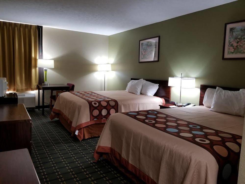 ซูเปอร์ 8 บาย วินด์แฮม เบลล์ฟองเทน Hotel Bellefontaine ภายนอก รูปภาพ